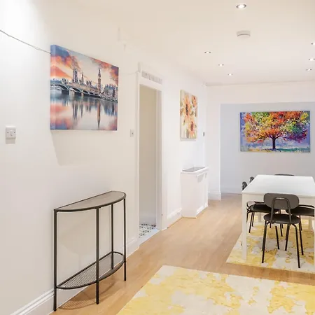 4Bedroom Flat- Walking Distance From Oxford Street